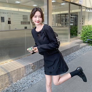 法式高级炸街减龄套装裙女2025年秋季新款钉钻长袖两件套图片