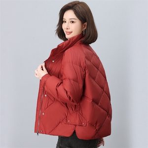 红色立领羽绒服女2024冬季新款中年妈妈高端洋气小个子白鸭绒外套图片