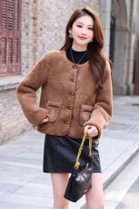 2024年冬季女时尚气质新款羊羔毛小个子皮毛一体修身显瘦短外套，女装短外套，煊芮熙