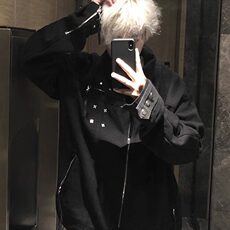 黑色