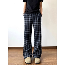 深蓝色