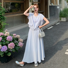 浅蓝色轻熟风套装裙女夏季2025新款法式气质圆领小衫半身裙两件套，女装套装/套裙，2C159