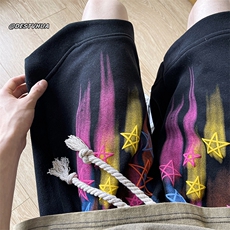 黑色