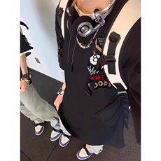 黑色