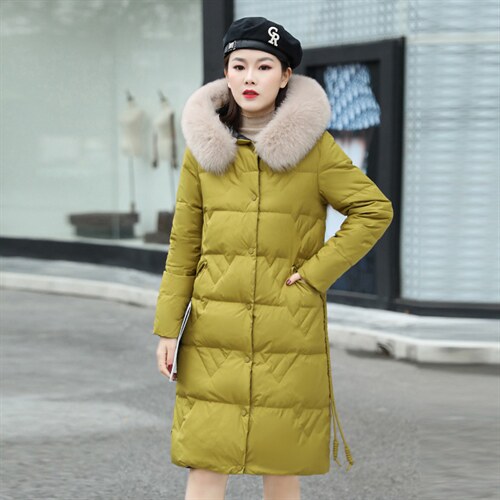 羽绒服新款2022年冬季女装时尚大气修身中款长白90%鸭绒大真毛领，女装羽绒服，时尚俏佳人