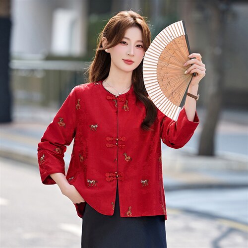 现货重工艺新款新中式春季刺绣提花设计感时尚气质减龄半裙外套，女装短外套，韩美纤衣