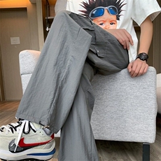 灰色