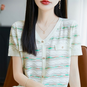 今年新款2025夏显瘦减龄百镂空彩色条纹针织衫V领短袖上衣女上衣图片