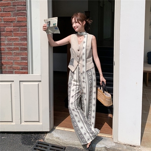 主推新款老钱风高级感单排扣马甲直筒裤女士套装2215-P185-K295图片