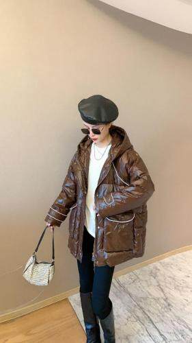 亮面纯色短款羽绒服韩版宽松显瘦面包服外套、，女装羽绒服，索罗密欧