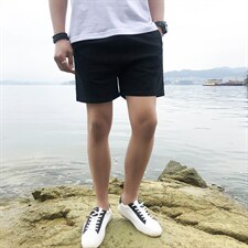 黑色
