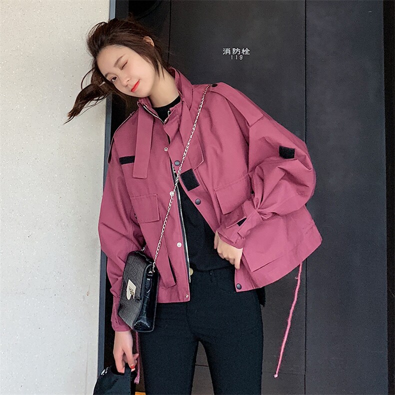 今年流行工装风衣外套女秋季新款宽松显瘦短款韩版棒球服夹克上衣，女装风衣，拾菱