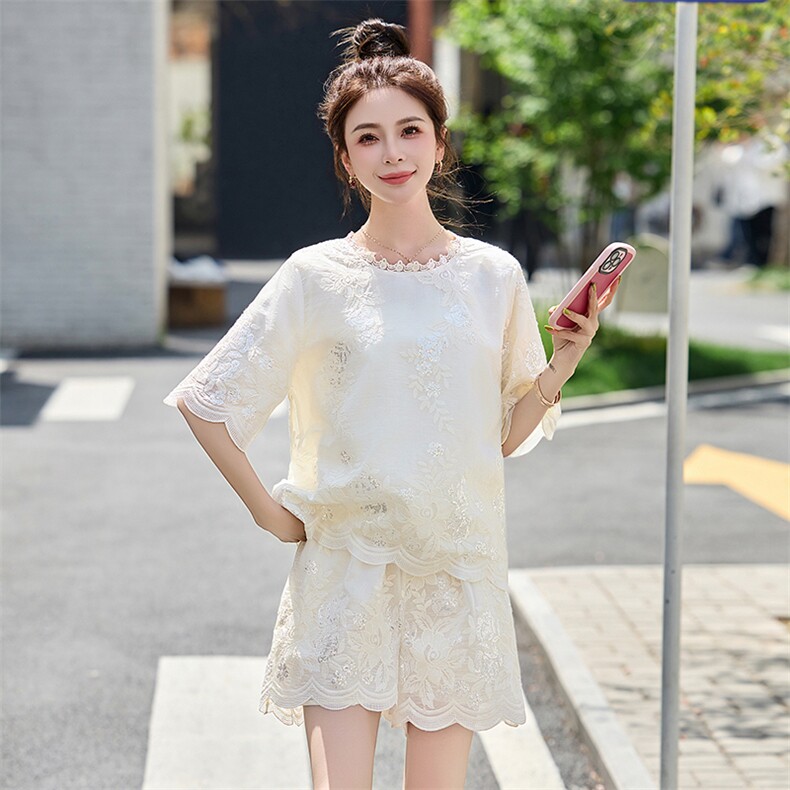 2025夏日穿搭一整套小个子气质显瘦高级感蕾丝刺绣短裤两件套装,女装套装/套裙,妙形