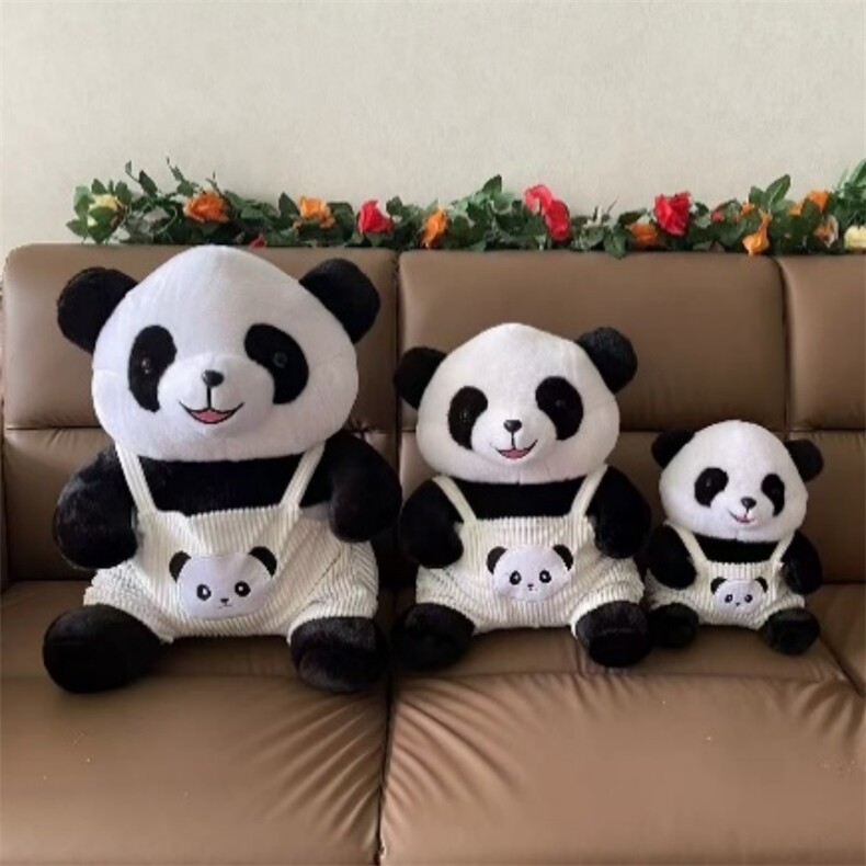 背带裤熊猫，三人行毛绒玩具