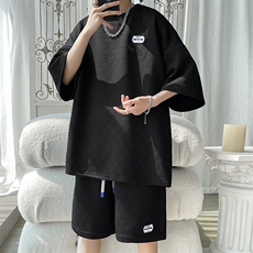 黑色