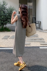新款现货韩版宽松休闲显瘦无袖条纹连衣裙-2d075-p115-k165，女装连衣裙，2D075