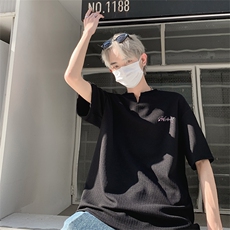 黑色