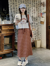 韩系减龄红格子套装裙女夏2025新款字母印花t恤半身格子裙两件套，女装套装/套裙，浙宝220