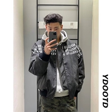 黑灰色