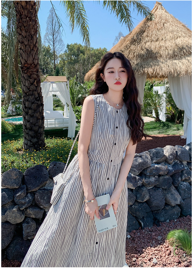 简单大方竖条纹收腰显瘦无袖连衣裙女2025夏韩系洋气单排扣背心裙,女装连衣裙,欧米莱