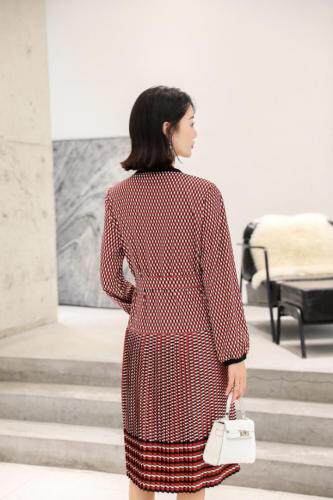 冬季新品定制的面料花型，女装，荷塘月色