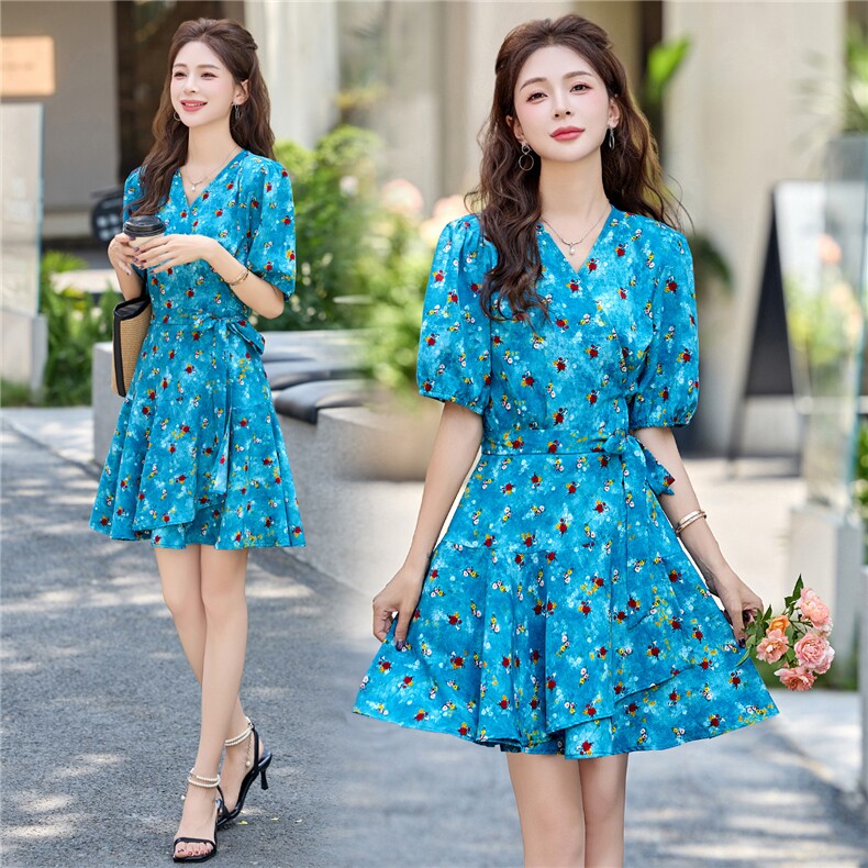 女夏2025新款气质浪漫收腰显瘦v领法式碎花一片式连衣裙，女装连衣裙，卡杰菲