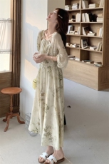 新中式国风印花小心机镂空连衣裙2025春季新款超好看收腰显瘦长裙，女装连衣裙，浙宝220A