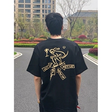 黑色