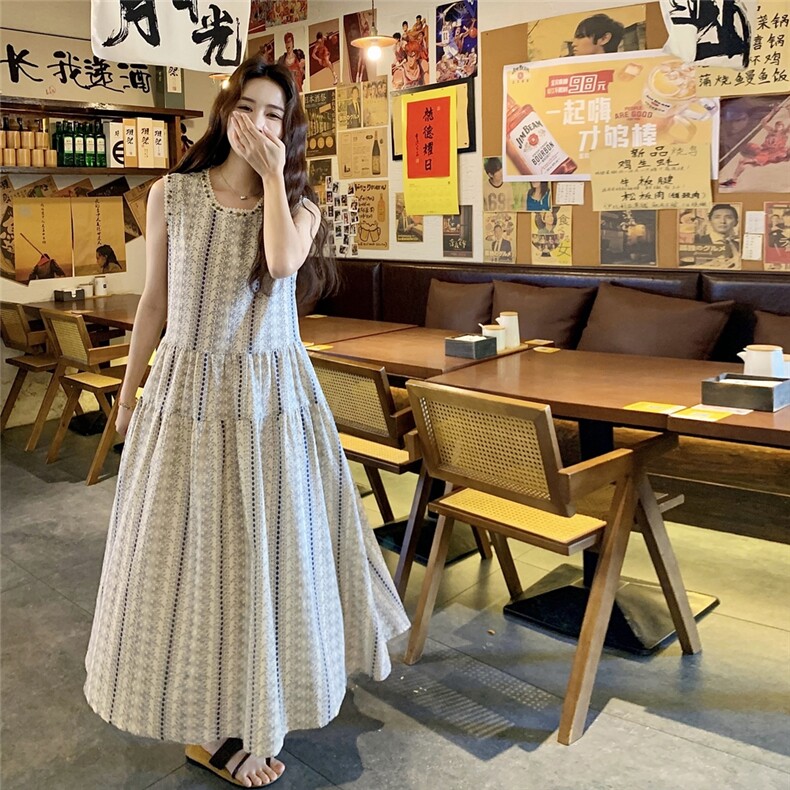 碎花条纹无袖背心连衣裙女夏季今年流行巨好看法式茶歇a字长裙子,女装连衣裙,维壹