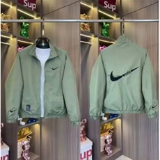豆绿色