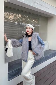 2022冬季羽绒服图片