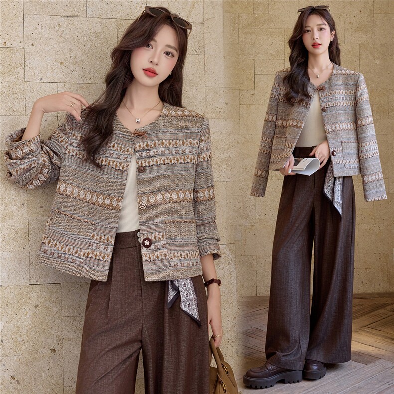 【bao款现货】2025秋装新款重工粗纺小香休闲短外套不规则装饰扣，女装短外套，雅静靓衣