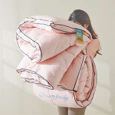 泡泡纱少女粉