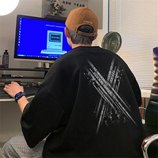 黑色