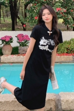 新中式风盘扣印花黑色连衣裙2025夏季新款气质显瘦裙子网红款，女装连衣裙，红龙果