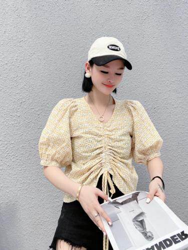 2021高品质绣花减龄款，女装，依挺好