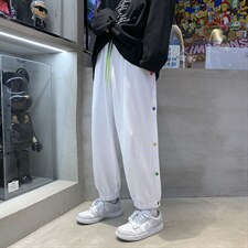 白色