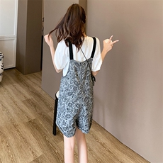 甜美休闲时尚运动套装女夏季新款圆领泡泡短袖提花背带短裤两件套，女装套装/套裙，2C310