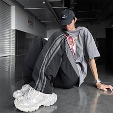 黑色