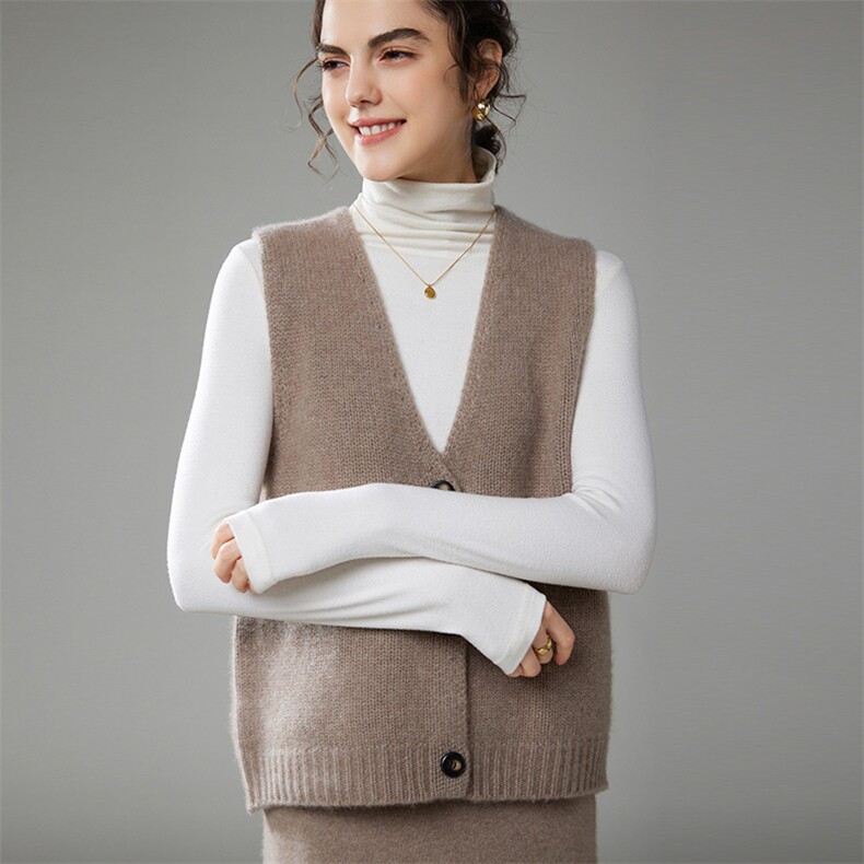 2024年秋季V领时尚气质纯色单排扣简约针织山羊绒马甲，女装马甲，萨奥羊绒