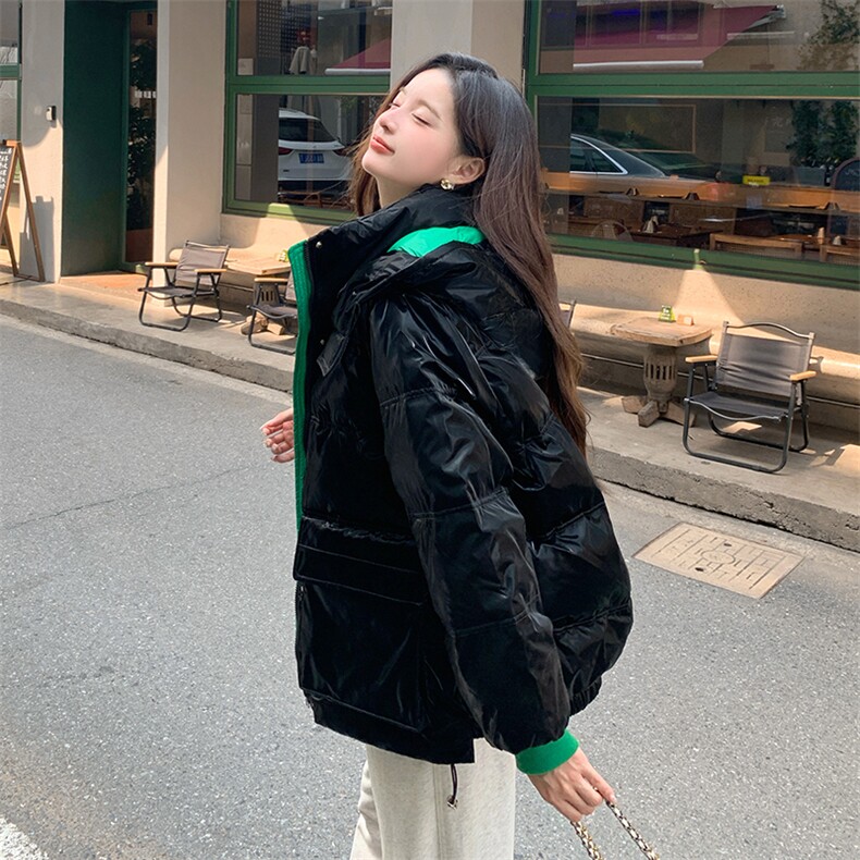 【现货】黑色亮面短款羽绒服女90白鸭绒保暖时尚连帽外套图片