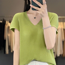 2025年夏季不连帽女士V领时尚百搭短袖，女装T恤，森墨