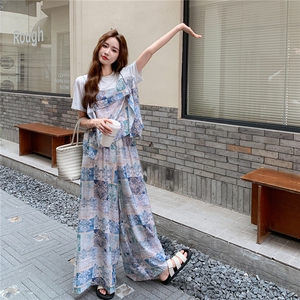 设计感印花拼接短袖t恤套装女夏新款轻薄休闲显瘦阔腿裤两件套图片