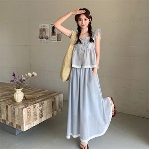 气质蓝色飞飞袖背心套装女2025夏新款温柔风蕾丝拼接半身裙两件套图片