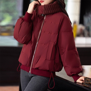 羊羔毛拼接大翻领羽绒服女2024冬新款小个子短款时尚加厚保暖外套图片