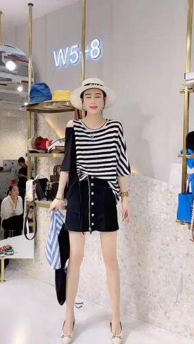 夏装条纹上衣，女装，娇姿百合