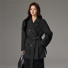 2025舒适百搭简约翻领长袖四扣大衣，女装双面呢大衣，荣图大衣