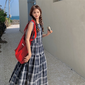 复古格子连衣裙女2025夏新款休闲俏皮韩版无袖显瘦过膝长裙送包包图片