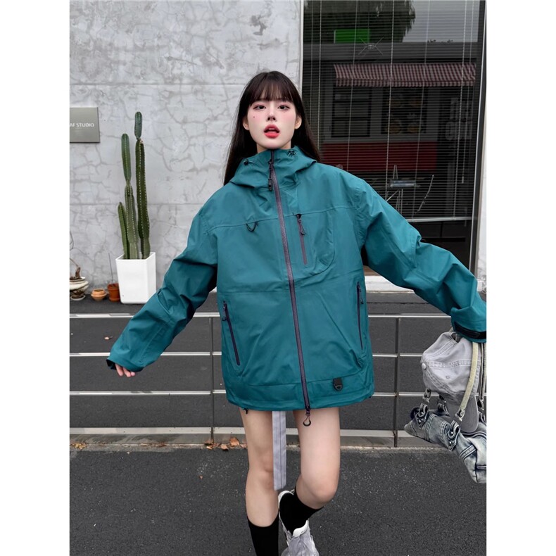 2025户外防雨雪防风硬壳外休闲时尚冲锋衣轻量修身徒步男女外套图片