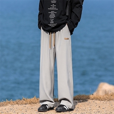 浅灰色